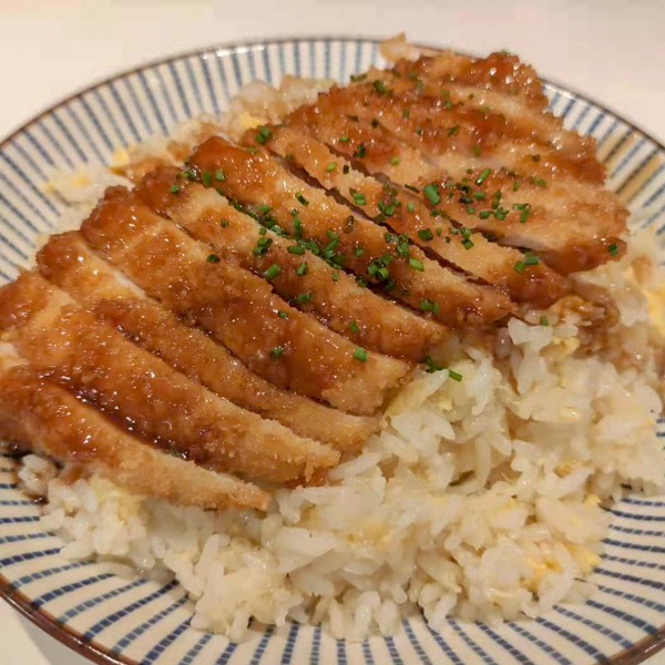 DONBURI: KASTU POLLO